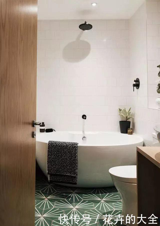 浴室|嫌卫生间太小?现在都这样设计,怪不得她家看上去空间大一倍!