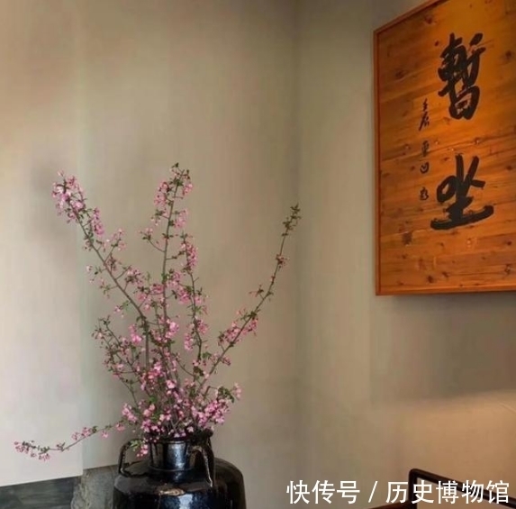 人走茶凉|红楼的余韵《暂坐》:以性谋权,出卖身体,最后还是人走茶凉