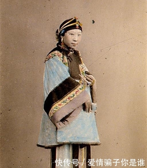 犯人|晚清老照片：犯人淡定提裤子，富家老爷娶少妻！