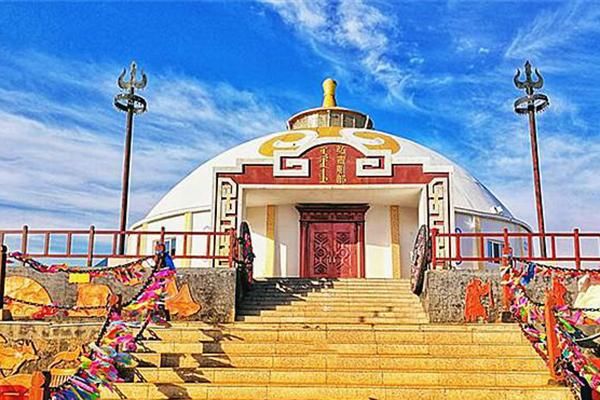 黄马褂|康熙到一老妇家吃饭，老妇：你不能坐这儿！康熙：大胆，赏黄马褂