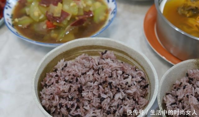带鱼|花一个小时给初中生准备午餐,简单可口有食欲,比学校的营养餐强