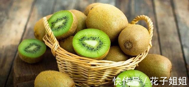 西蓝花|冬天皮肤干燥,别光喝水,8种“高维C”食物要多吃,水润气色好!