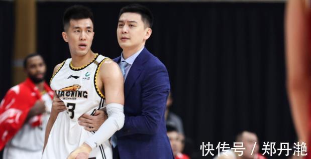 辽视|辽视春晚再现辽篮元素!赵继伟给兜着,杨鸣和郭艾伦颜值躺枪