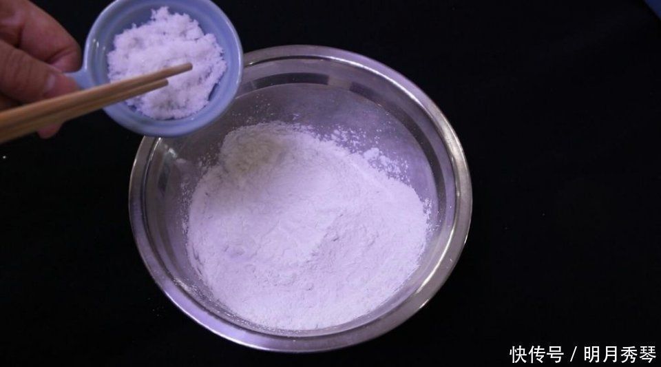 白糖和糯米粉还能这么吃，第一次吃就吃上瘾了，外酥里糯