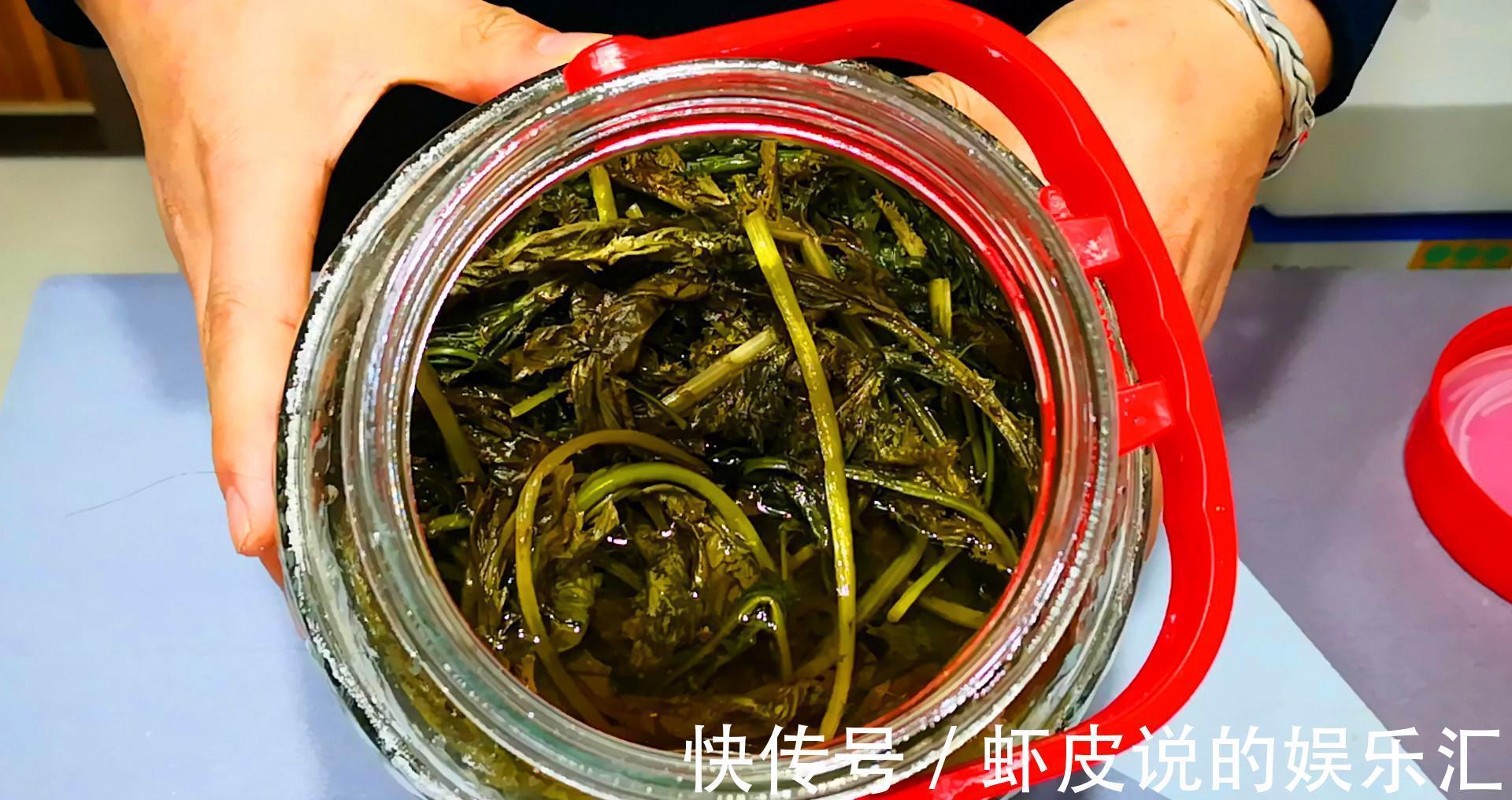 腌雪里蕻时，最忌直接加盐腌，用这个方法腌，味道香，特入味