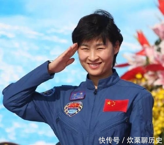 诚实 中国首位女宇航员，为何返回后就没露面？原来一直在背后作奉献