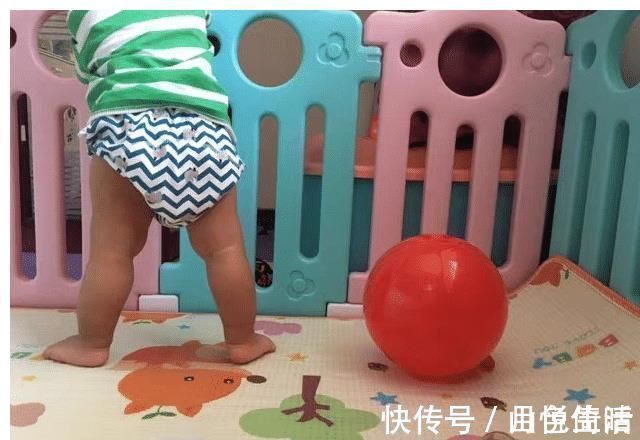 坐便器|急着给宝宝“戒”尿不湿?心急吃不了热豆腐!这个年纪戒才最好