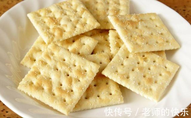 苏打饼干|高尿酸患者，医生提醒：常吃3种碱性食物，或可稳定尿酸