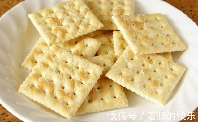 苏打饼干|高尿酸患者,医生提醒:常吃3种碱性食物,或可稳定尿酸