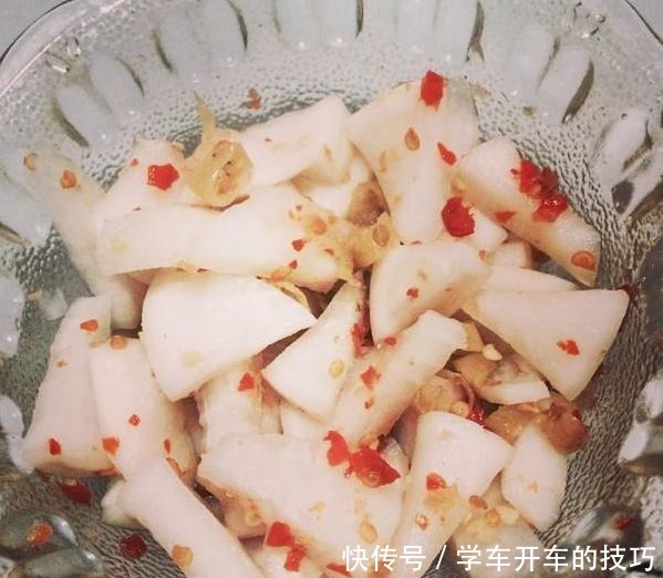 腌萝卜时先放什么老厨师教你这么放顺序,又脆又好吃!
