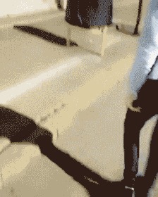 |搞笑GIF段子:这下好了姑娘回去有理由解释了