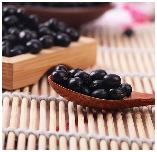 美容养颜|女人再节俭6种碱性食物也要吃,补充天然雌激素,防早更显年轻