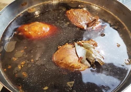 卤牛肉时哪种香料最关键?