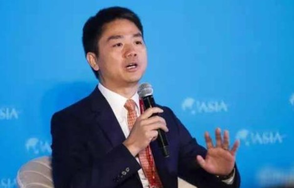 儿女|刘强东一双儿女近况女儿被宠成了公主，儿子却成了他永远的痛