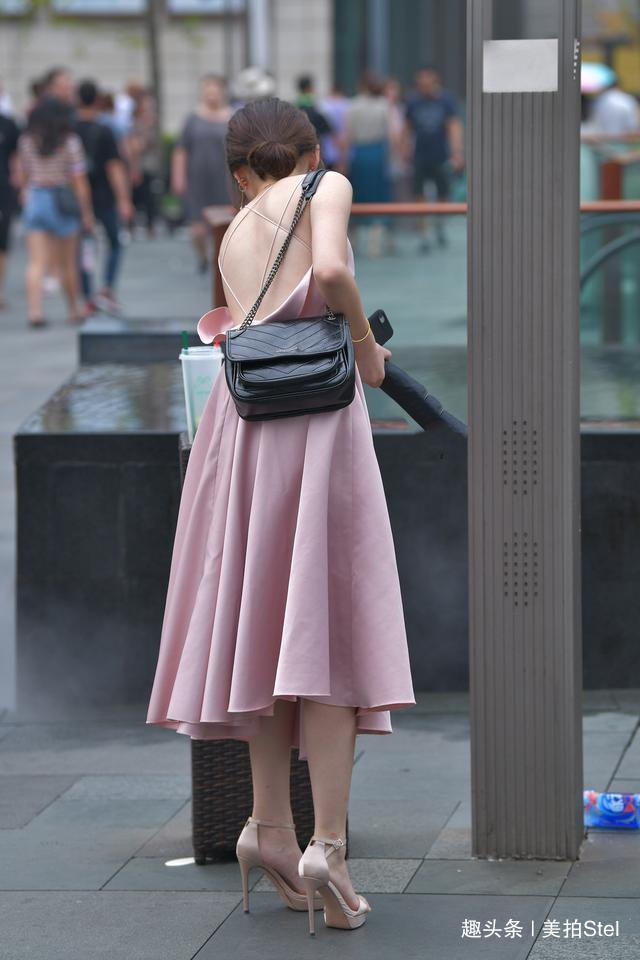 高跟儿 夏日出街必备单品,一双显气质显腿长的高跟儿凉鞋,来一双美一夏