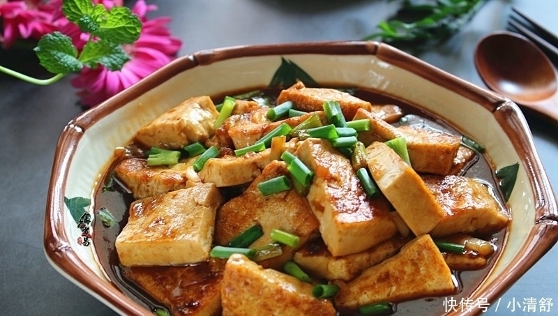 烹调|豆腐这样炖,外酥里嫩不松散,我家每周至少煮一锅,雷打不动