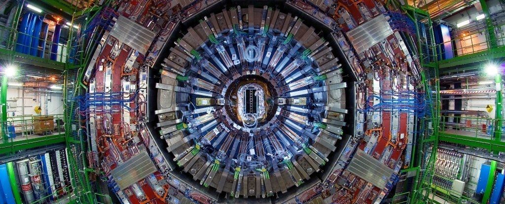 大型强子对撞机 LHC 发现 4 种新粒子，均由四种不同夸克组成