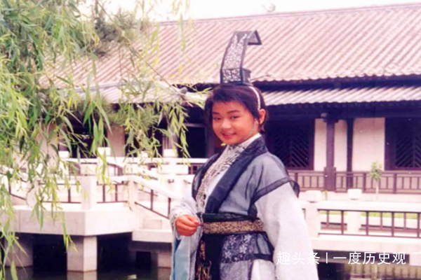 解决|皇上要吃公鸡下的蛋,大臣们毫无办法,小孩七字解决,后当上宰相