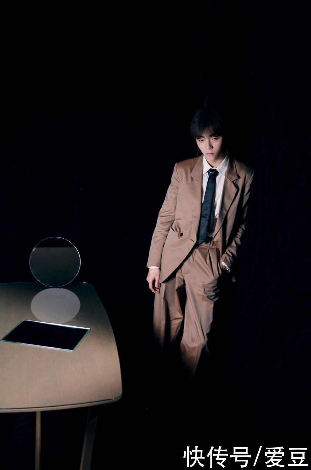 210130 陈立农亮相颁奖晚会演唱《年少无邪》四项提名中荣获“最受欢迎新人”奖项