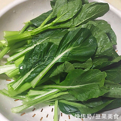 菜心|手残党必学菜谱之年夜饭系列美食11-白灼菜心