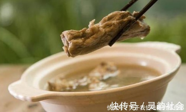 原味|炖肉汤排骨汤时,学会“4不用”,汤原汁原味,鲜美不腥,不发柴