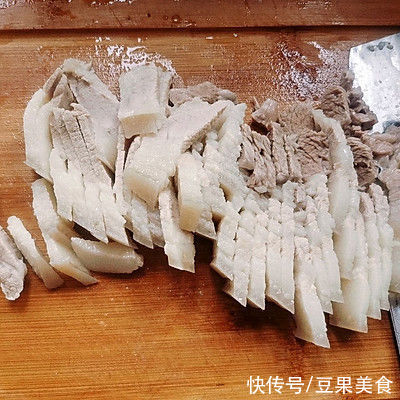 川味蒜苗回锅比卖的还好吃，简单易做味道棒