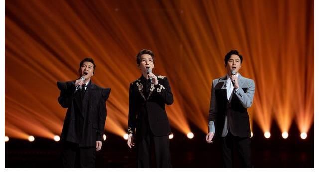 情人|《披荊斬棘的哥哥》上演一大波回憶殺！幾張動圖帶你燃炸全場