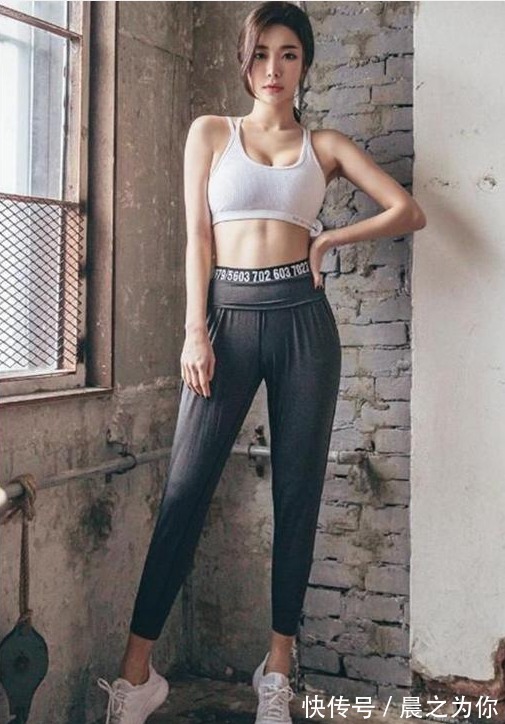 看上去很美 舒适“无痕”打底裤,穿出自己的最美身形,不失女人的优雅美感