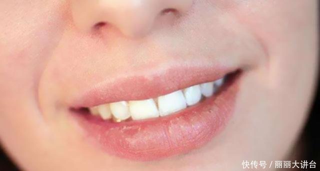 化妆|涂口红的几大误区，涂完之后抿嘴，不定妆小心口红被你“吃掉”