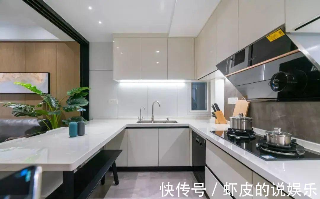 安装|越来越多的人不装吊灯了，现在流行这样装，氛围感瞬间拉满！