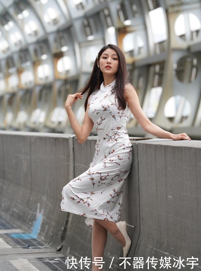 独有|旗袍高雅的服饰,展现出女性独有的成熟美,释放出迷人的气质