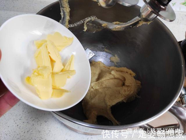 吐司|用这方法做的吐司拉丝效果更好,因为放了红豆沙,放三天也很软