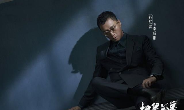 扫黑风暴|张艺兴大赚！扫黑风暴爆火，搭上孙红雷获益匪浅