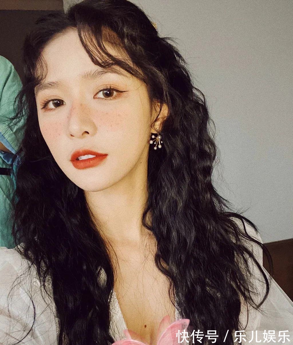 胶原蛋白 看了她们的饱满小脸,谁还敢说紧致护肤是玄学