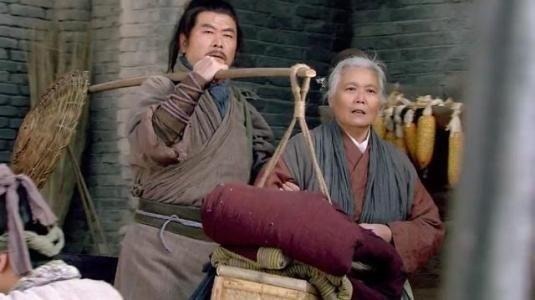 步战&水浒中被人遗忘的高手,史进被他两招放倒,武松步战也不是他对手