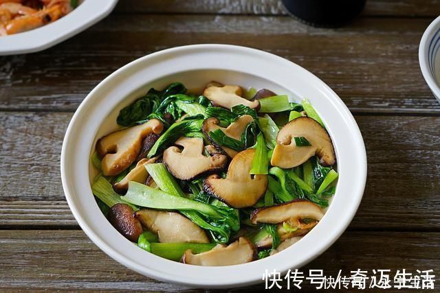 三菜一汤|带儿子走亲戚,小姑子做了三菜一汤热情款待,吃完后我深深叹服