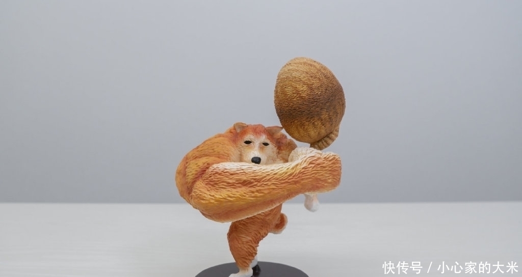 手办|大神将猫咪制作成沙雕手办,总感觉不对劲,这明明就是个“鸡腿”