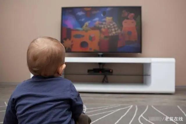 约法三章|婴幼儿能不能看电视?国内外的研究很明确,家长照做即可