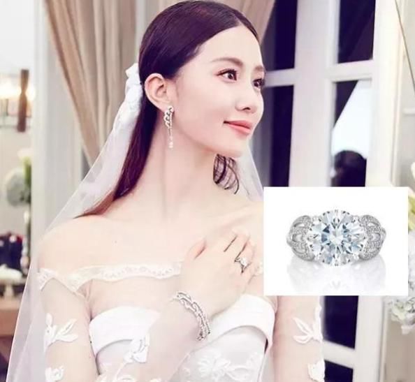 明星们的世纪婚礼上，都佩戴了什么样的绝美钻戒？快来开开眼！