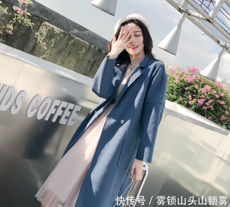 建议|建议大家:大衣下面别穿小脚裤,显矮!瞧她这样穿,小个子也显高