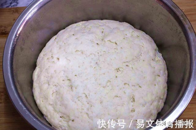 和面时多加一种料，无论做馒头还是做包子，快速发满盆，香软蓬松
