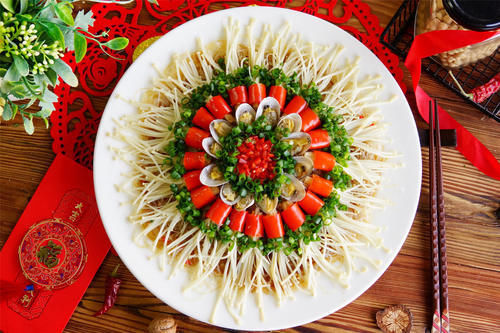 花甲|年夜饭的压轴菜,几样简单一蒸,“花团锦簇”端上桌,团圆又喜庆