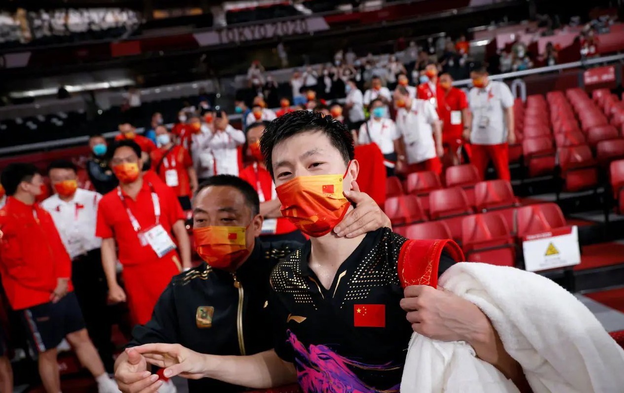 男團(tuán)|男團(tuán)奧運(yùn)決賽前劉國梁激情動員：對主力精準(zhǔn)點(diǎn)出關(guān)鍵，真是一拍一個(gè)準(zhǔn)