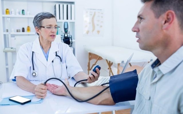 降压药物|35岁得高血压,还能活多久心血管专家详细分析,看了就放心了