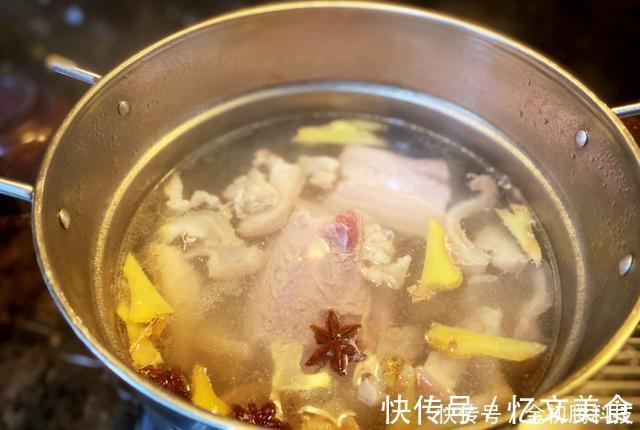 扣肉别再油炸了,学会这新做法,我家1周吃3次,大厨都夸我