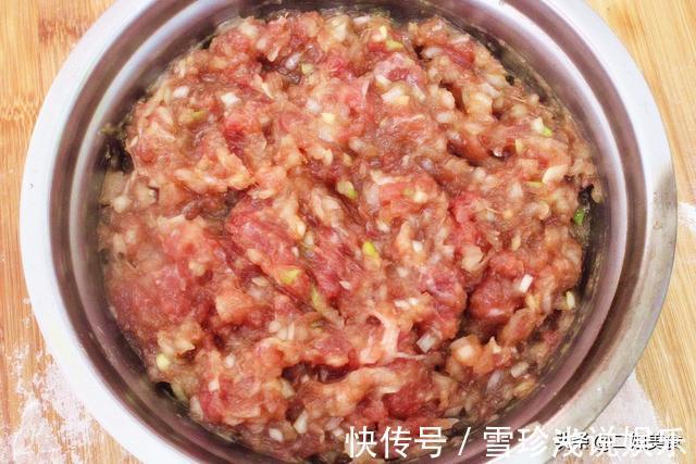 厨师|牛肉洋葱馅好吃的秘诀,教您老厨师的配方,鲜嫩多汁,真解馋