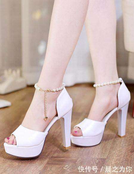 夏日 搭配一双美丽的高跟鞋,小女生都能走出女王风采