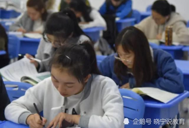 微机|高考为什么要求用2B铅笔?看到电脑扫描试卷之后,就知道原因了