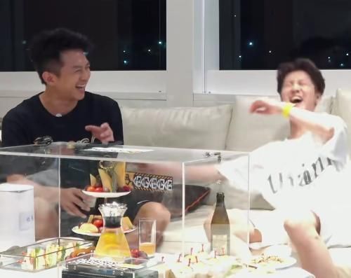 身材管理|鹿晗节目里买棒棒糖，脱口而出的一句话引群嘲，难怪沦落到没戏可拍