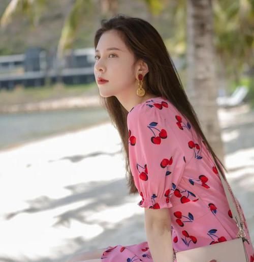 服饰|女人戴珠宝配饰少犯3个错误,不然会显得很突兀,再贵也没有美感